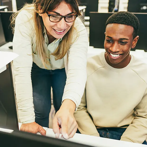 Formatrice avec apprenant